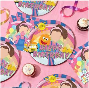 lot 37992 image: 40Pcs Rachell Party Supplies 20 plates, 20 napkins for the Rachell Birthday Party Decoration - Retail $12