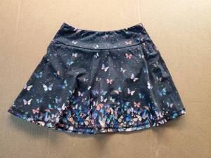 lot 38005 image: Butterfly Print Athletic Skort, M - Retail $25