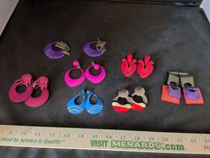 lot 18 image: Lot of 6 Pairs Bold Colorful Fashion Earrings