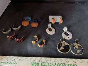 lot 24 image: Mixed Fashion Earrings Collection - 7 Pairs