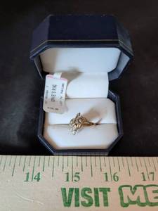 lot 37 image: 10KT Gold Diamond Cluster Ring - Sophies Ring Size 7