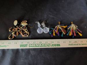 lot 49 image: Lot of 3 Pairs Statement Clip-On Earrings