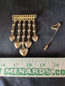 lot 69 image: Gold-Tone Heart Dangle Brooch and Heart Stick Pin Set