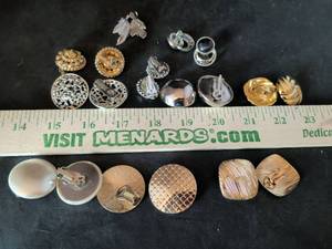 lot 97 image: Mixed Lot of Clip-On Earrings Gold and Silver Tone