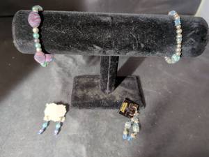 lot 107 image: Beaded Bracelet and Earring Jewelry Set Collection