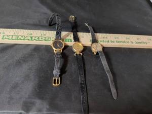 lot 113 image: Lot of 3 Ladies Wristwatches - Timex and Avon Quartz