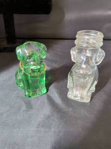 lot 114 image: Pressed Glass Dog Figurines - Green and Clear Pair