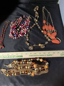 lot 115 image: Mixed Costume Jewelry Necklace Lot