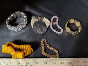 lot 136 image: Mixed Fashion Bracelet Lot of 6