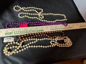 lot 143 image: Lot of 4 Beaded Necklaces