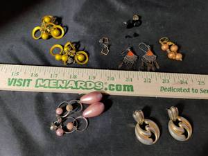 lot 147 image: Mixed Costume Earrings Lot of 8 Pairs