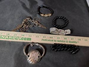 lot 173 image: Mixed Black and Silver Costume Jewelry Lot