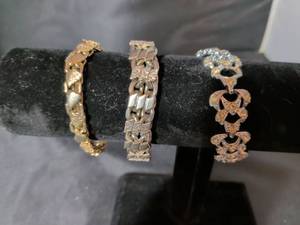 lot 181 image: Set of 3 Gold and Silver Tone Link Bracelets