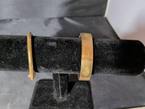 lot 231 image: Brass Tone Bangle Bracelet Set