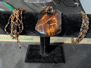 lot 257 image: Tortoise Shell Style Pendant Necklace with Multi-Strand Seed Bead Bracelet Set