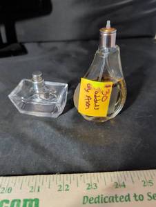 lot 275 image: Avon Goddess Perfume Bottle Set