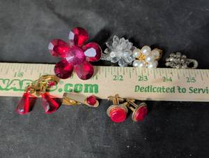 lot 277 image: Mixed Costume Jewelry Lot - Brooches, Earrings, Cufflinks and Tie Clip