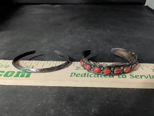 lot 278 image: Native American Sterling Silver Cuff Bracelet Set - W. Carviso Jr. Coral Stone