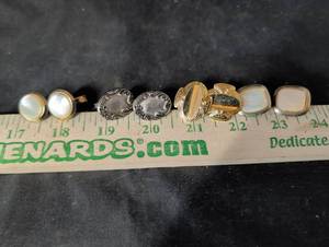 lot 291 image: Lot of 4 Pairs Assorted Mens Cufflinks