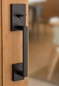 lot 16031 image: Kwikset Clement Passage Door Handle, Matte Black, (No Lock)