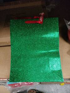 lot 10037 image: Kroger Holiday Home Large Gift Bag - 24pack - Green Glitter- Retail - $34.99