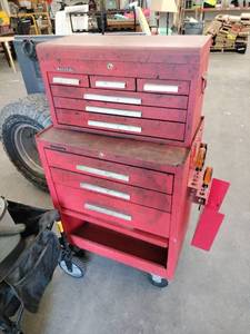 lot 60766 image: Kennedy Rolling 2 Piece Garage Tool Box (Top Locked)