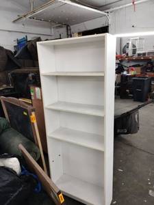lot 60804 image: White Bookshelf with 3 Adjustable Shelves