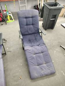 lot 60836 image: Outdoor Chaise Zero Gravity Lounge Chair