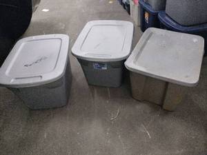 lot 60843 image: Set of 3 Plastic Storage Totes