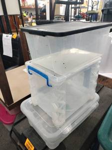 lot 60850 image: Set of 3 Plastic Storage Totes