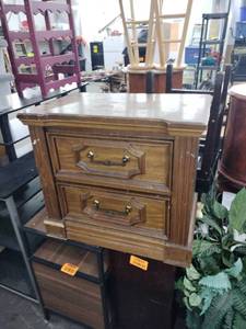 lot 60856 image: Dixie Furniture solid pecan nightstand