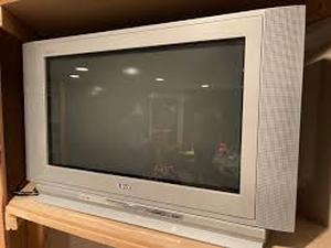 lot 60770 image: Sanyo Vizon CRT television