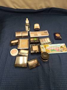 lot 2375 image: Mixed Drugstore & Brand Name Makeup Lot