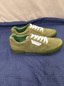 lot 2378 image: True Religion Brand Jeans Green Suede Low-Top Sneakers Size 11