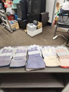 lot 2390 image: Leather Palm Work Gloves Set of 5 Pairs