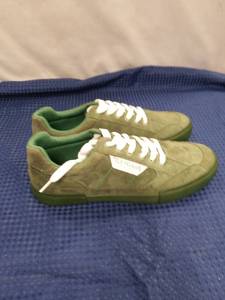 lot 2430 image: True Religion Brand Jeans Green Suede Low-Top Sneakers Size 10.5