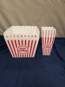 lot 2435 image: Plastic Popcorn Containers Set - Large and Small Sizes