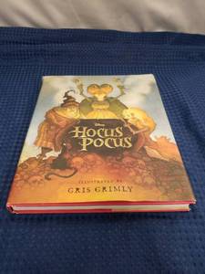 lot 2437 image: Disney Hocus Pocus Illustrated Hardcover Book by Gris Grimly