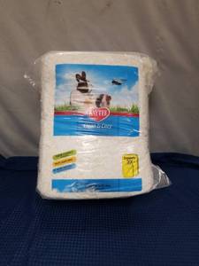 lot 2442 image: Kaytee Clean & Cozy Small Pet Bedding
