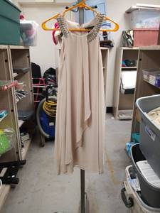 lot 2473 image: Jessica Howard Blush Chiffon Embellished Shoulder Dress Size 8