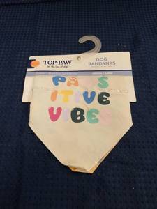 lot 2541 image: Top Paw Dog Bandanas 2-Pack MediumLarge