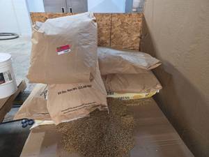 lot 12601 image: Buck Creek Flaking RolledFlaked Oats & Rolled Wheat Flakes 50 lb Bags