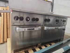 lot 12621 image: Vulcan Commercial Gas Range with Griddle and Double Oven