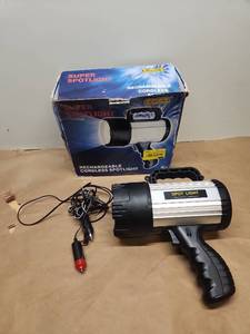 lot 53 image: Wisdom Rechargeable Cordless Super Spotlight