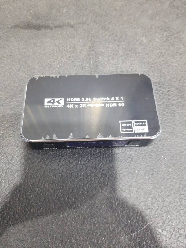 lot 1331 image: 4K HDMI 2.0b 4-Port Switch with Remote Control