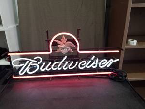 lot 525 image: Budweiser Neon Bar Sign with Eagle Crest