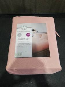 lot 1530 image: Huntington Home 4-Piece Queen Sheet Set in Pink