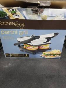 lot 1585 image: Kitchen Living by Sensio Panini Grill Model YDE811