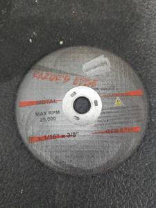 lot 1616 image: Razors Edge 3 x 116 x 38 Metal Cut-Off Wheels 50-Pack