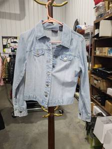 lot 1667 image: New York & Company NY Jeans Light Wash Denim Jacket Size Small